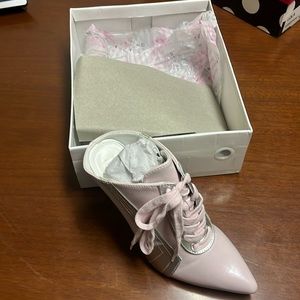 Women’s cape robin mules